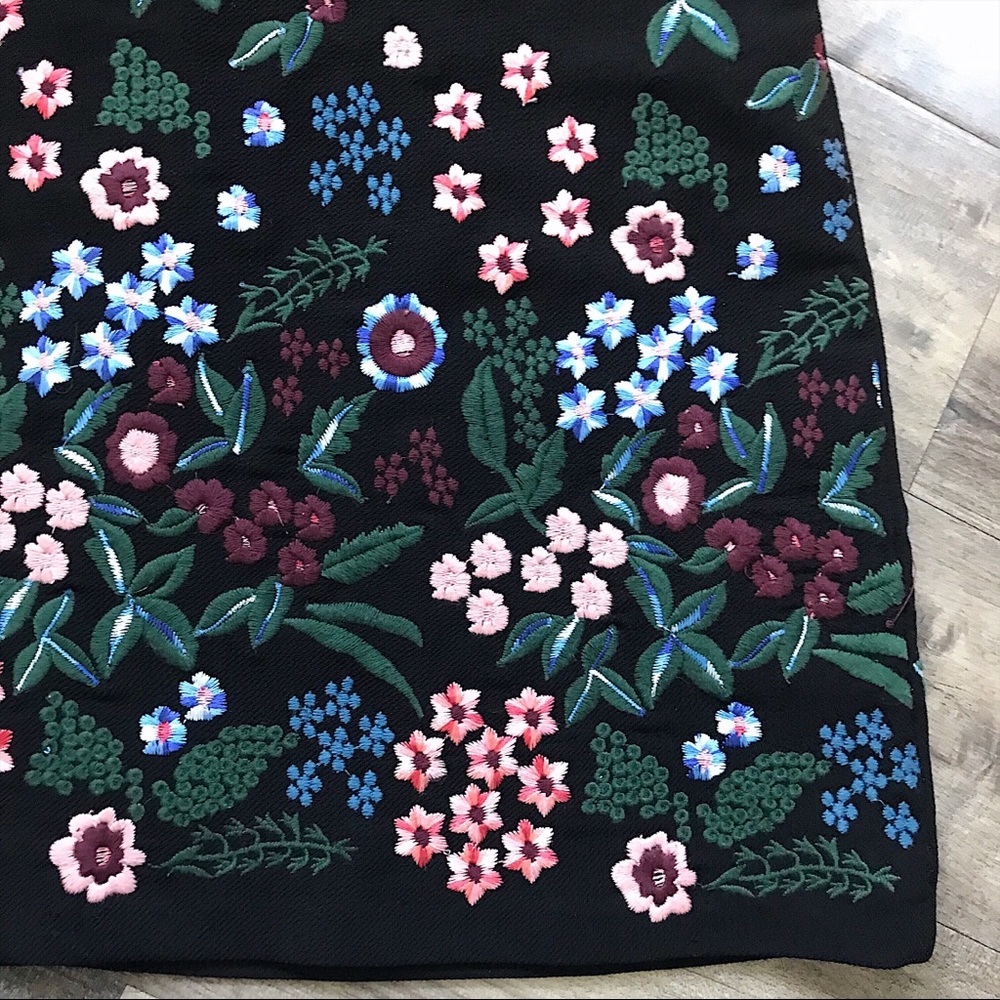 ZARA — Floral Embroidered Skirt - Picture 4 of 6